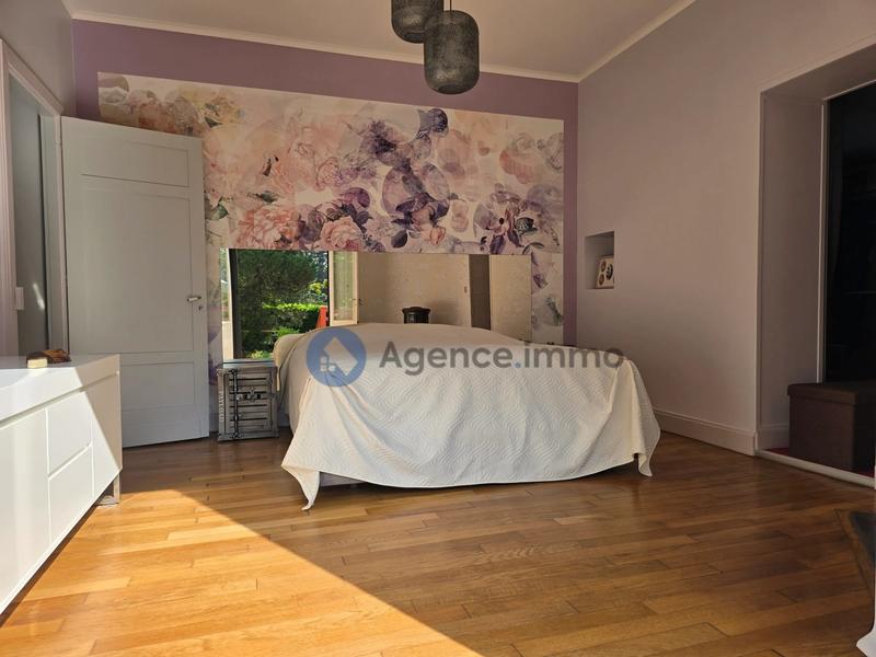 Maison - 207 m² - 6 pièces