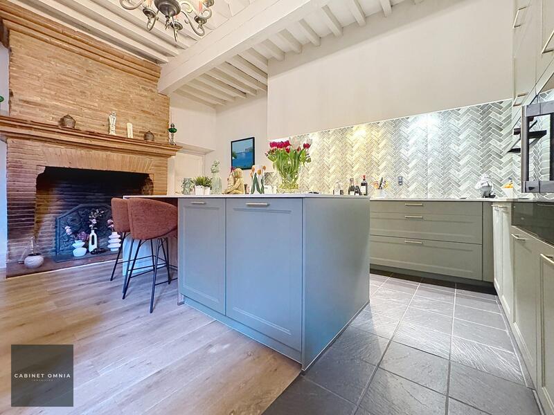 Appartement - 212 m² - 6 pièces