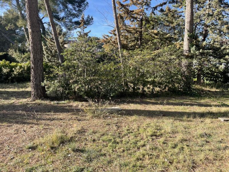 Terrain constructible - 614 m²