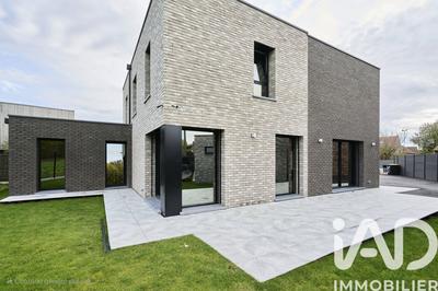 Maison - 210 m² - 6 pièces