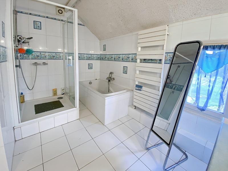 Maison - 196 m² - 8 pièces