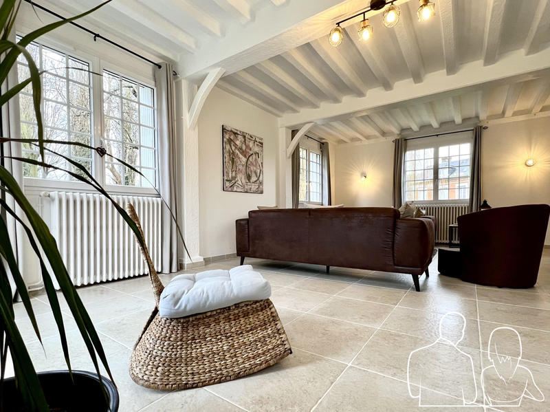 Maison ancienne - 335 m² - 10 pièces