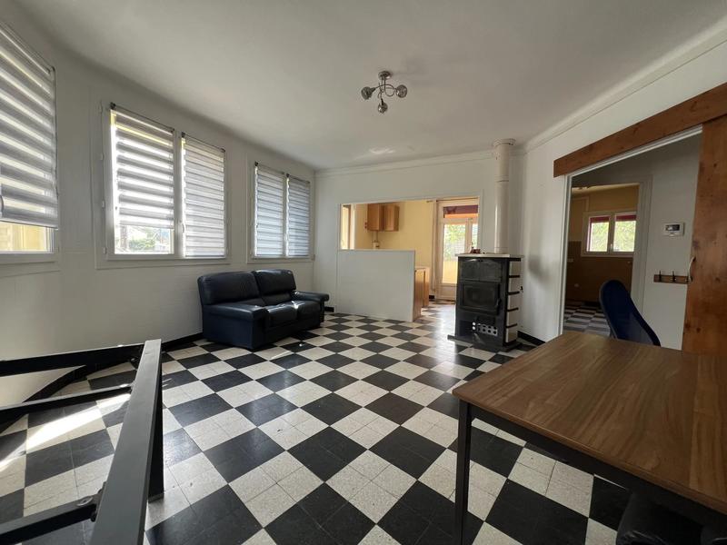 Immeuble - 180 m² - 7 pièces