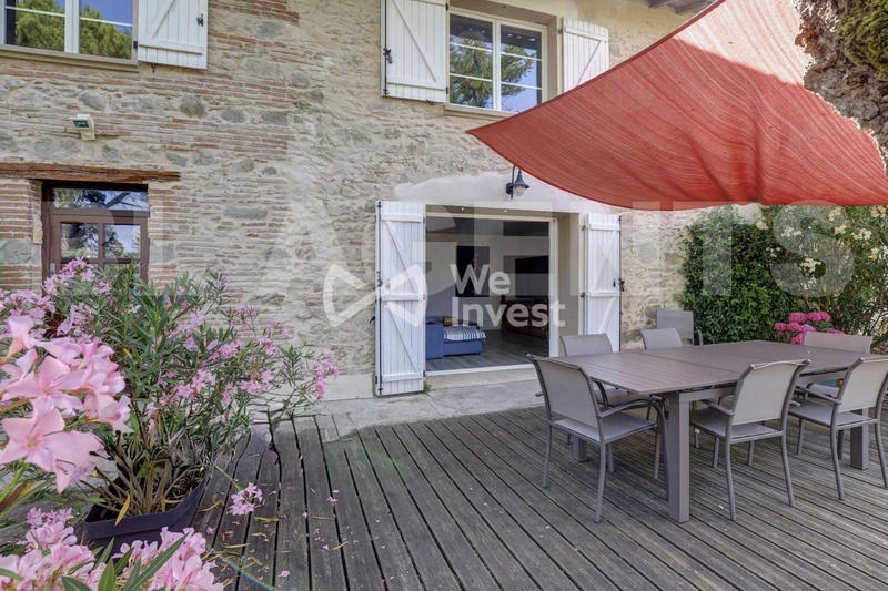 Maison - 333 m² - 10 pièces