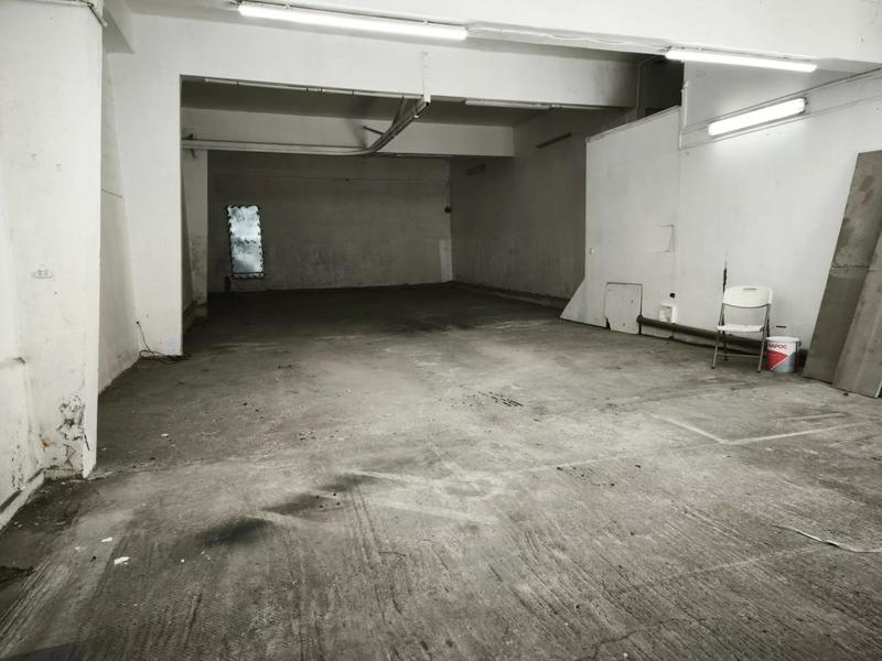 Local commercial - 163 m² - 6 pièces