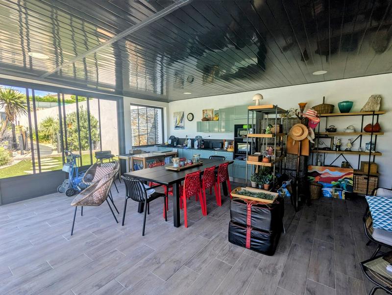 Maison - 220 m² - 6 pièces