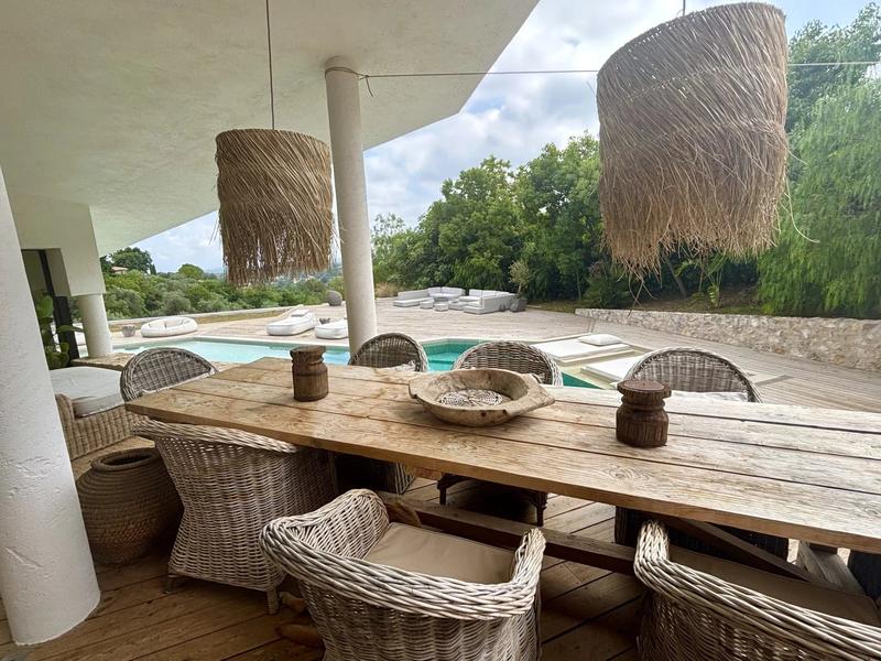 Villa - 260 m² - 6 pièces