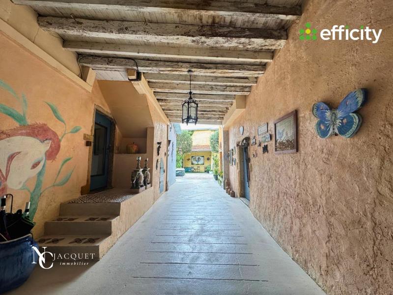 Maison - 184 m² - 6 pièces