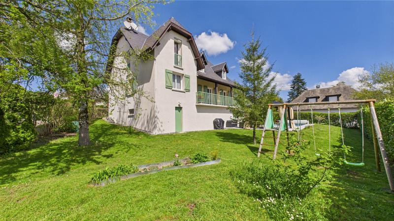 Maison - 200 m² - 6 pièces