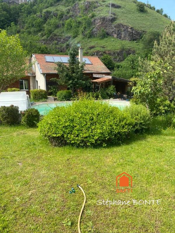 Maison - 230 m² - 5 pièces