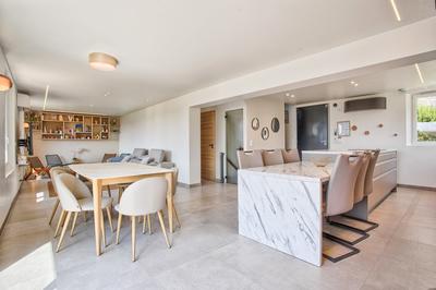 Maison - 176 m² - 7 pièces