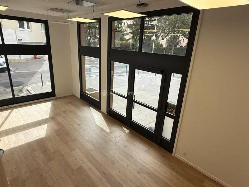 Bureau - 219 m² - 10 pièces