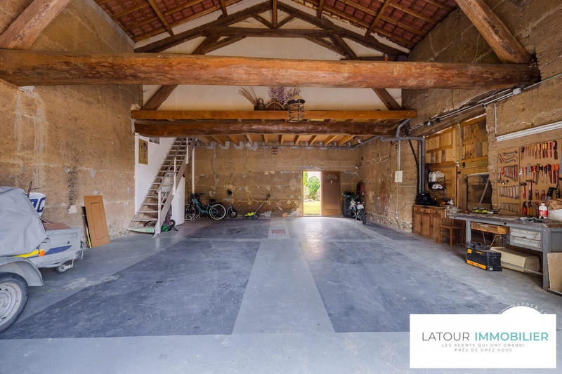 Maison - 220 m² - 10 pièces