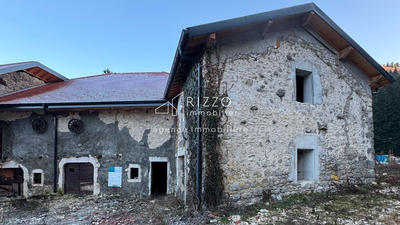 Maison - 804 m² - 3 pièces