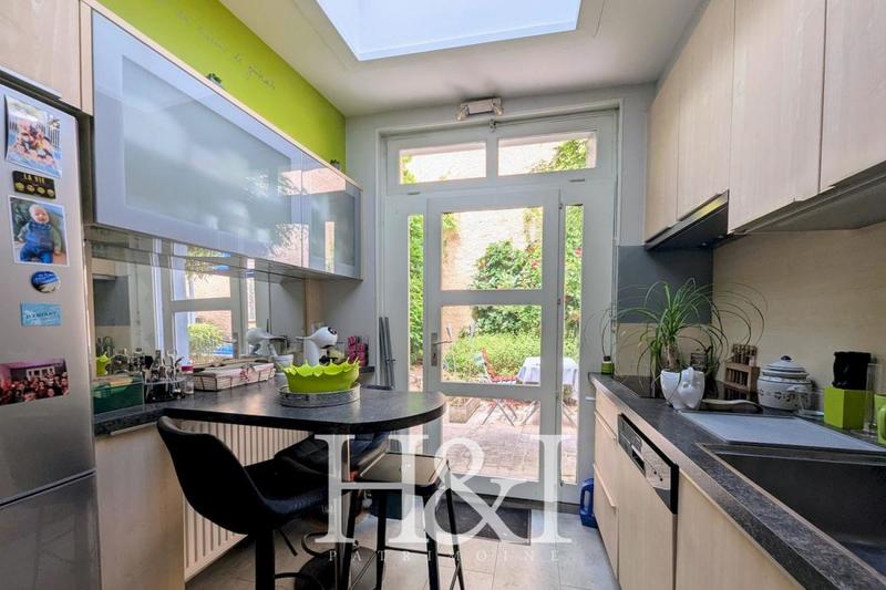 Propriété - 193 m² - 11 pièces