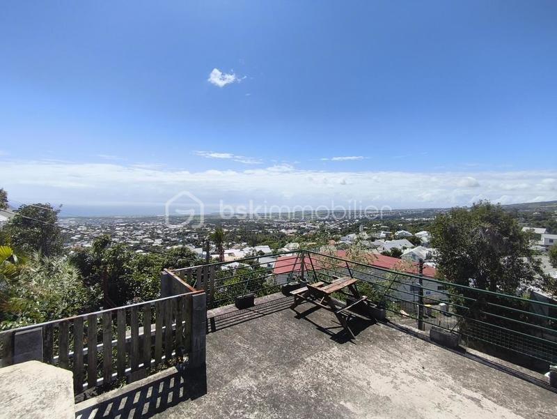 Maison - 93 m² - 5 pièces