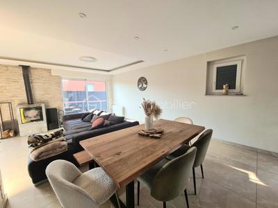 Maison - 180 m² - 9 pièces