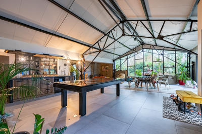 Maison - 389 m² - 10 pièces