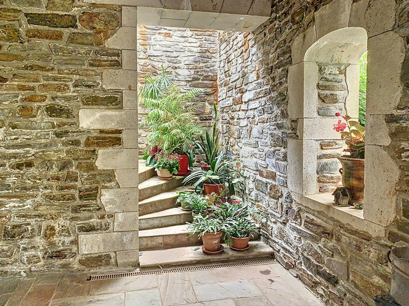 Demeure - 242 m² - 8 pièces