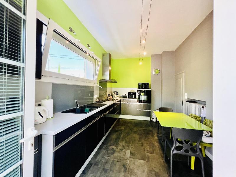 Maison - 210 m² - 8 pièces