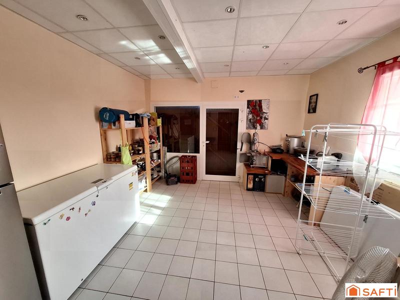 Maison - 205 m² - 9 pièces
