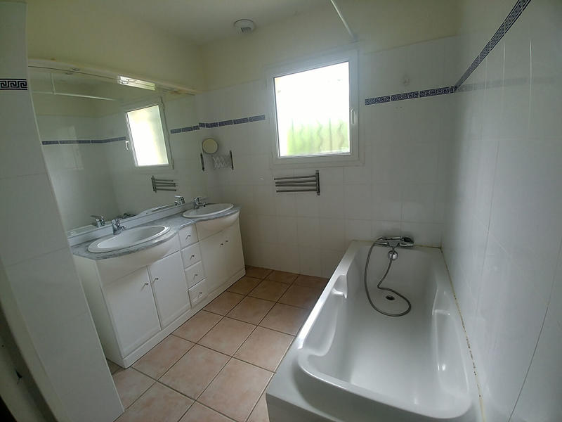 Maison - 110 m² - 4 pièces