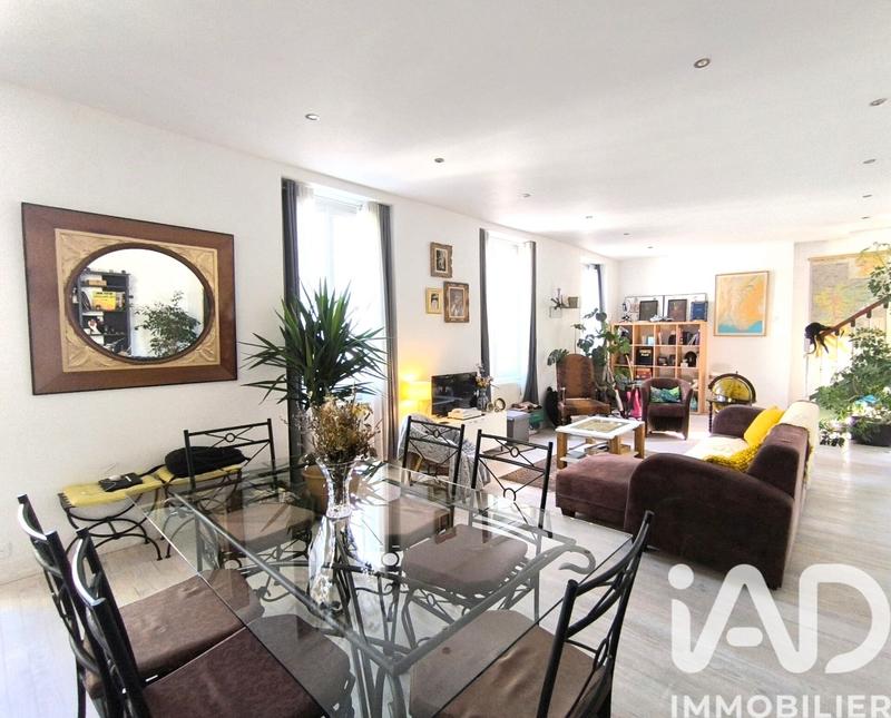 Maison - 230 m² - 8 pièces