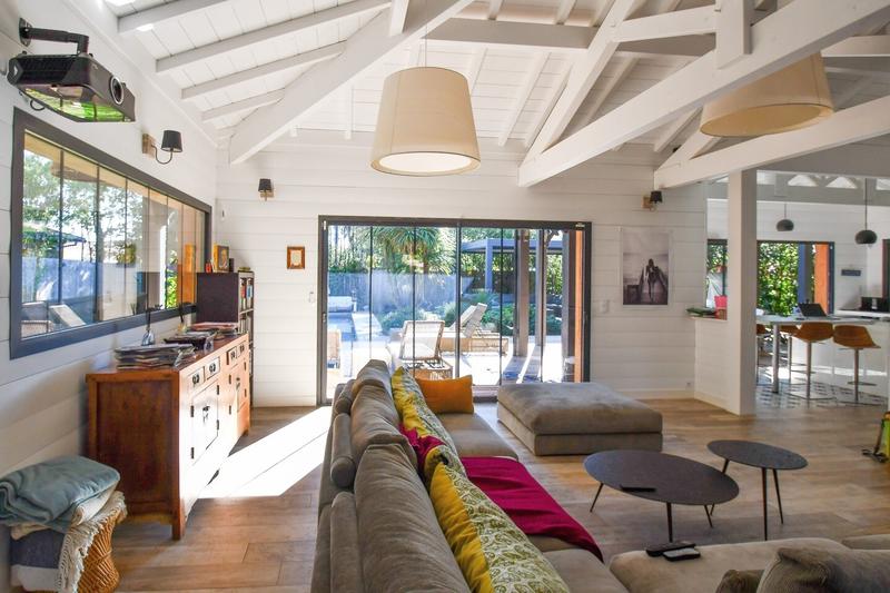 Maison - 220 m² - 8 pièces