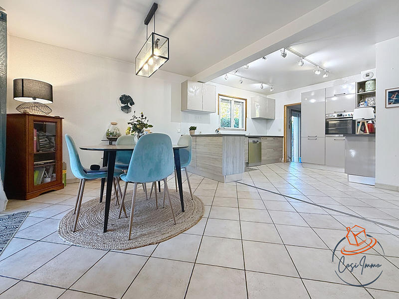 Maison - 180 m² - 6 pièces