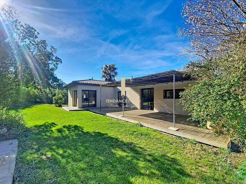 Villa - 215 m² - 7 pièces