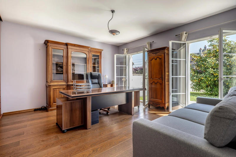 Maison contemporaine - 733 m² - 15 pièces