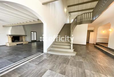 Maison - 340 m² - 6 pièces