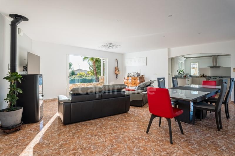 Maison - 200 m² - 6 pièces