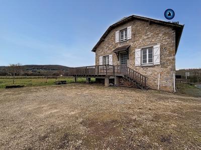 Maison - 99 m² - 5 pièces