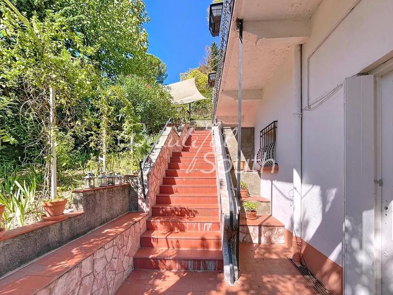 Maison - 200 m² - 9 pièces