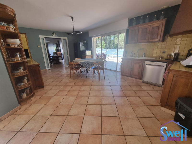 Maison contemporaine - 303 m² - 10 pièces