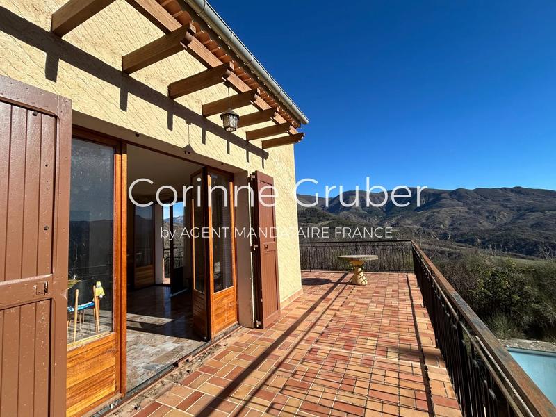 Maison - 94 m² - 5 pièces