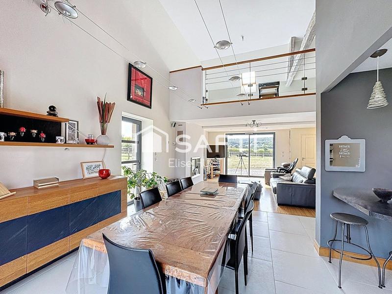 Maison - 220 m² - 8 pièces