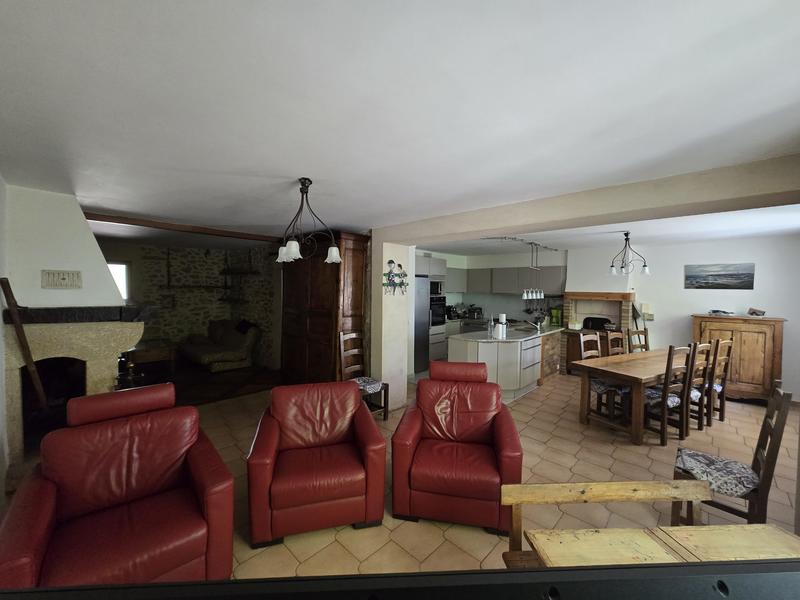 Mas - 275 m² - 11 pièces