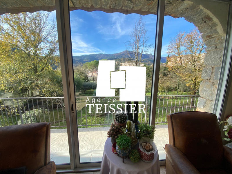 Maison - 181 m² - 6 pièces