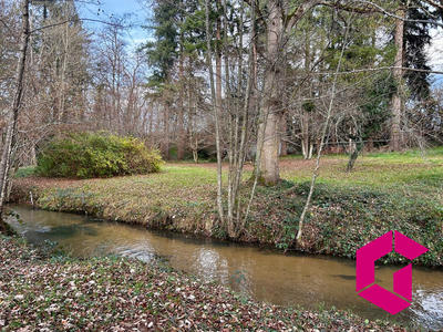 Maison - 400 m² - 6 pièces