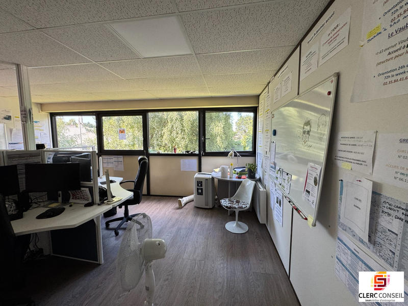 Bureau - 335 m²