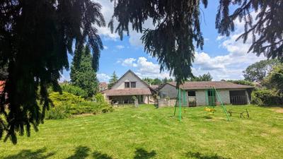 Maison - 201 m² - 9 pièces