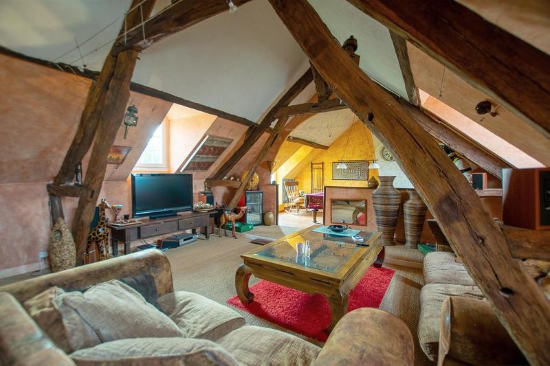 Maison - 337 m² - 11 pièces