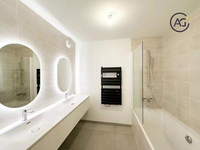 Appartement - 152 m² - 5 pièces