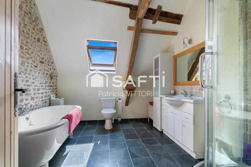 Maison - 222 m² - 8 pièces