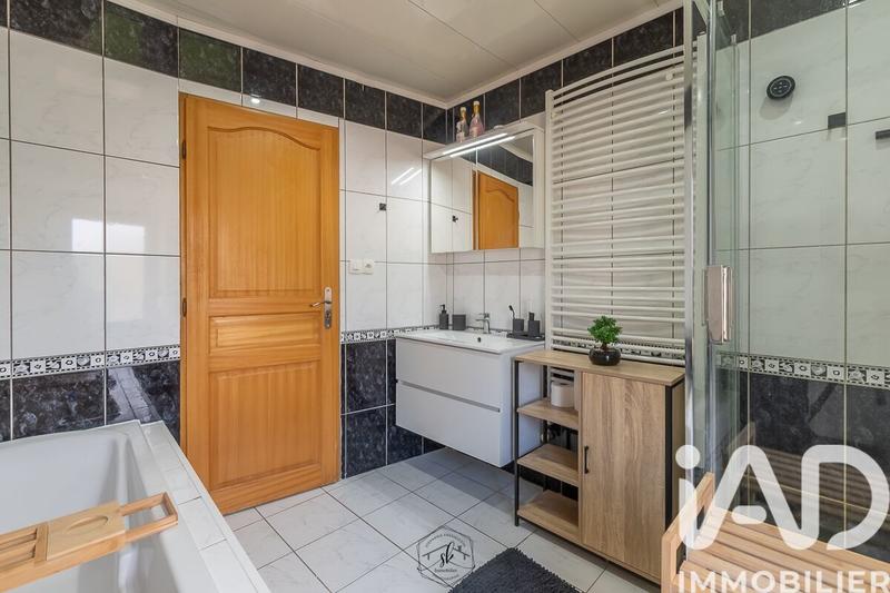 Maison - 98 m² - 5 pièces