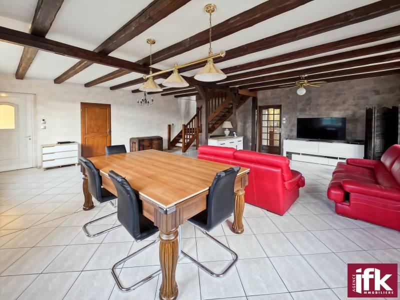 Maison - 205 m² - 7 pièces