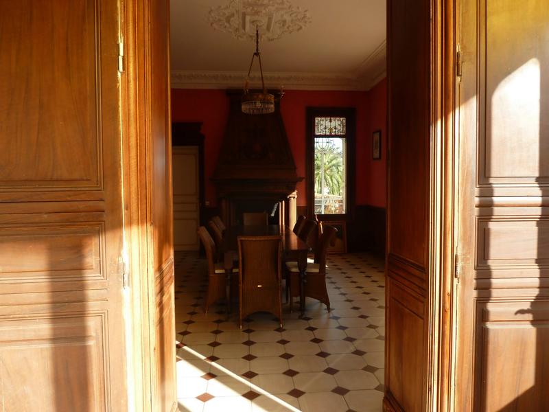 Maison - 760 m² - 13 pièces