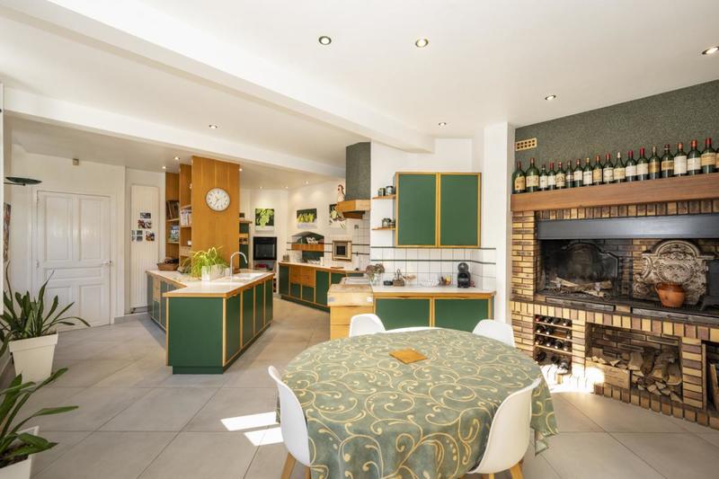 Hôtel particulier - 338 m² - 11 pièces